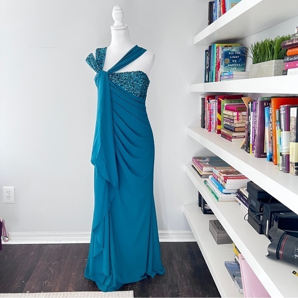 Badgley Mischka Dresses & Skirts - Badgley Mischka Teal Dress